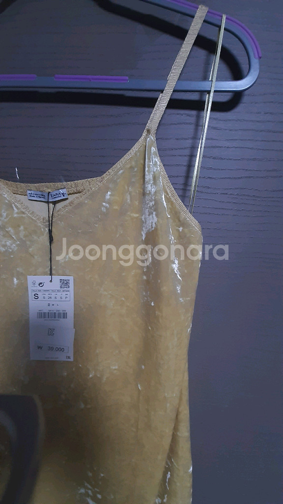 (새상품)수입 자라 벨벳 나시원피스--3