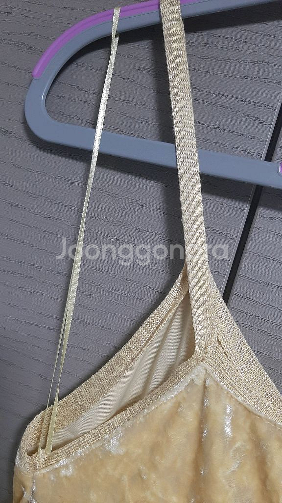 (새상품)수입 자라 벨벳 나시원피스--4