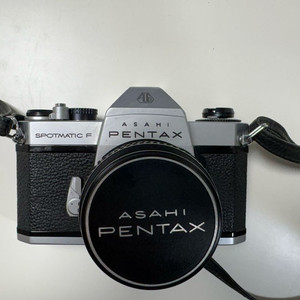 펜탁스 스폿매틱 F 필름카메라 와 렌즈 판매 합니다.