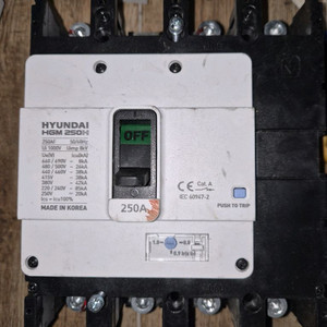 현대 배선용 차단기 250A HGM250H