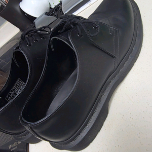닥터마틴 1461모노 UK7