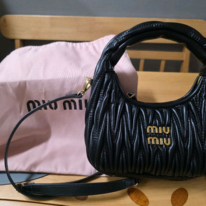 미우미우 마테라쎄 호보백(새상품)-가격내림