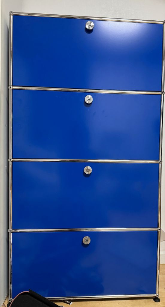 USM haller 유심 할러 벽장 명품 수납장4단. 충분한 공간 수납 가능합니다. 완전 거의 새것 강남롯데 더콘란--3