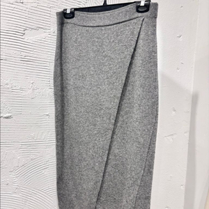 에리카 카발리니 그레이 랩 니트 스커트