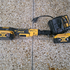 디월트512충전라쳇팝니다