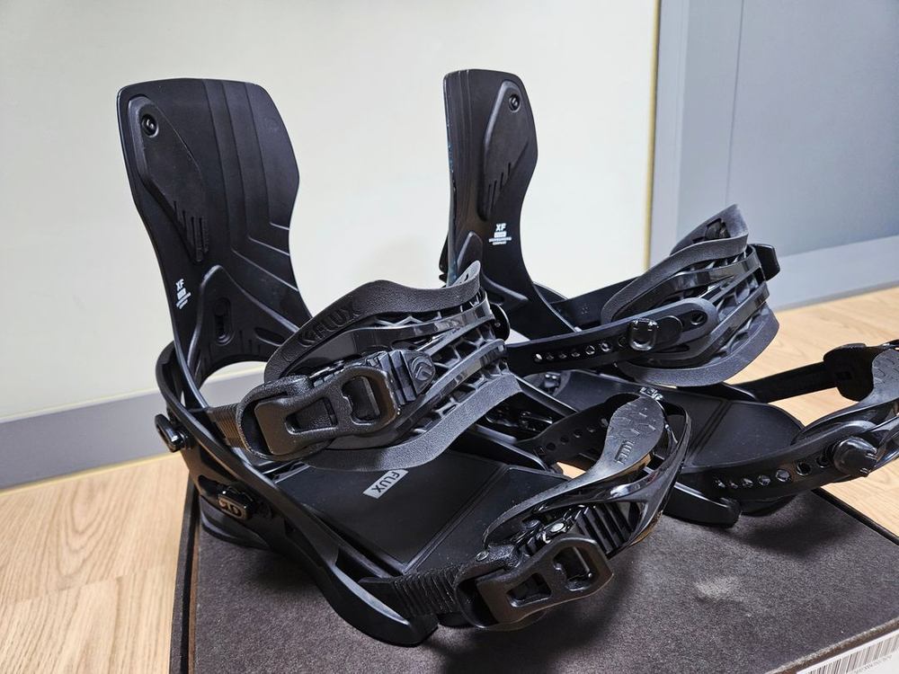 2324 플럭스xf s사이즈 블랙--2