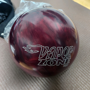 브런스윅 베이퍼존 레드 14p 볼링공 팝니다