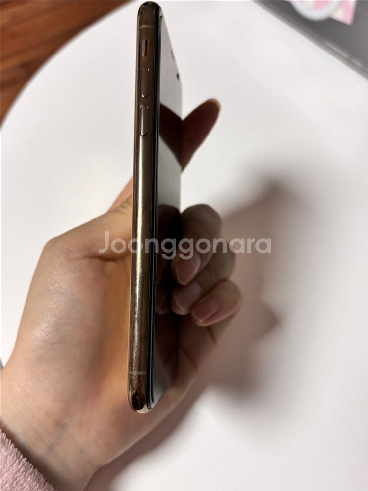 아이폰 XS 골드 256gb 배터리 75%(페이스 아이디안됨)--3
