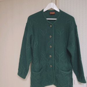 GEIGER 가이거 오스트리아 여성 니트 가디건 그린 / 폴로 바버 타미힐피거 따이리 오일릴리 써스데이아일랜드