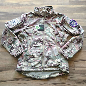 샤크 스킨 멀티캠 소프트쉘 자켓 XXL + 패치 2개