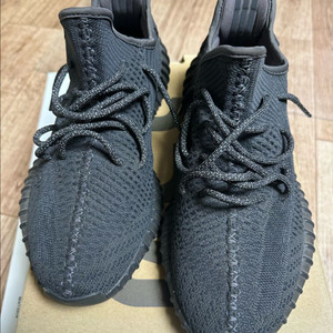 아디다스 이지부스트 350 트리플블랙 285 팝니다. 이미지