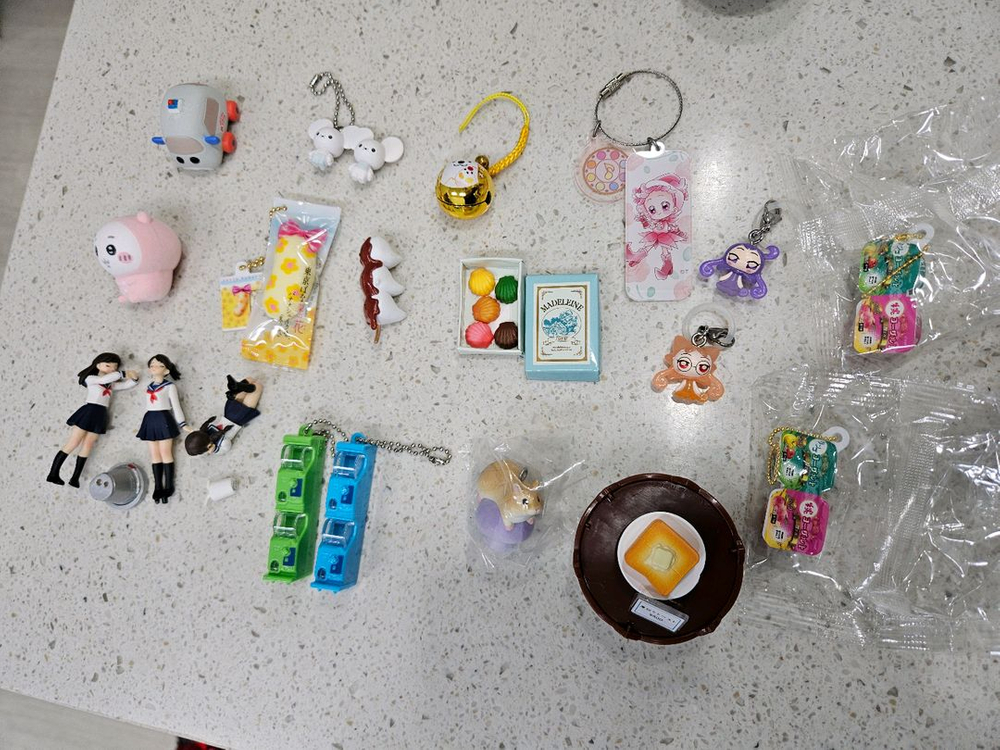 가챠 미니어쳐 키링 (레미레미도레미.치이카와.음식.식완.모루카.첫사랑)--1