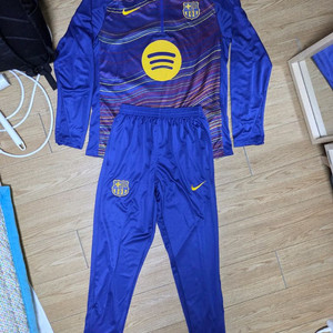 25-26시즌 바르셀로나 라민야말 축구 유니폼 축구복 상하의세트(긴팔+긴바지) 새상품 판매(시이즈 100)