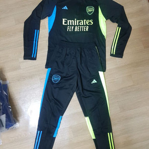 아스날 외데고르 축구 유니폼 축구복 상하의세트(긴팔+긴바지) 새상품 판매(사이즈 95)