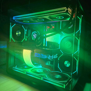 라이젠7 9800X3D RTX5070TI 본체 팝니다