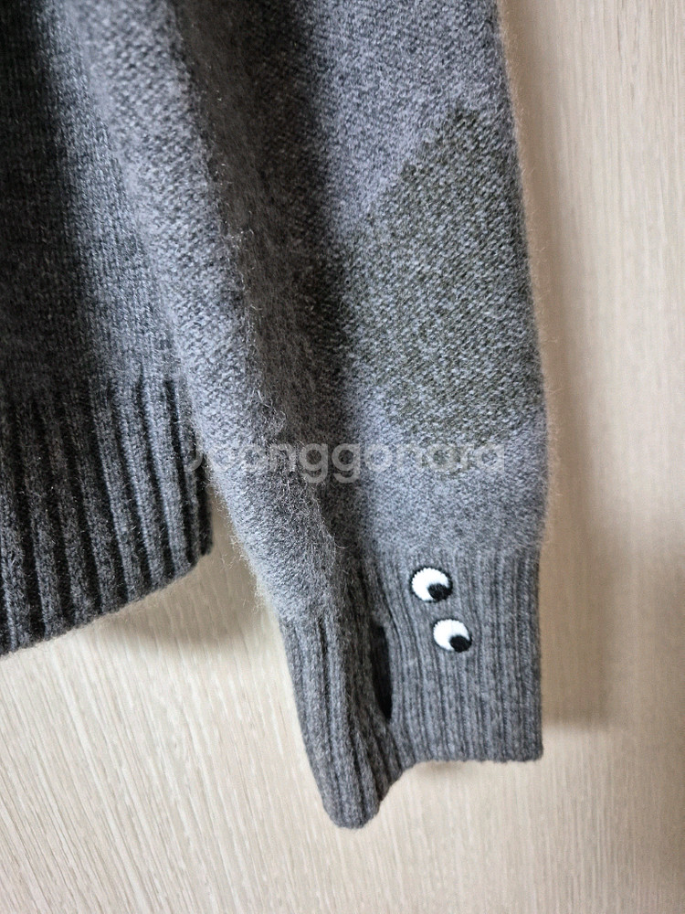 유니클로 안야힌드마치 캐시미어 크루넥 스웨터 캐시니트 라지--7