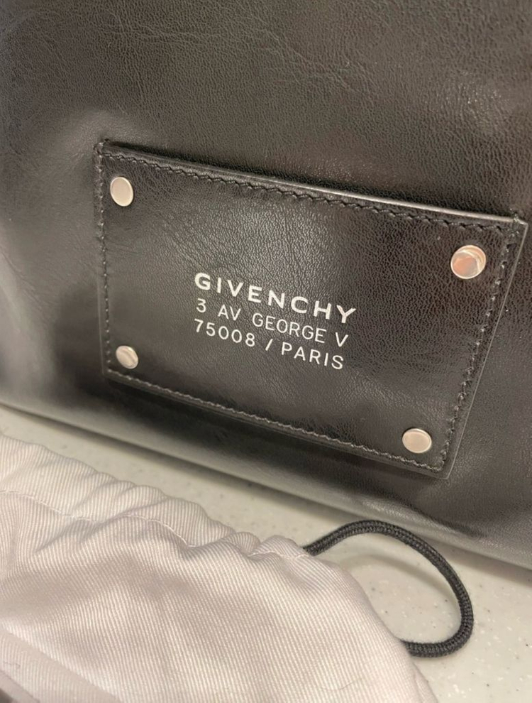 지방시 레더 클러치백--2