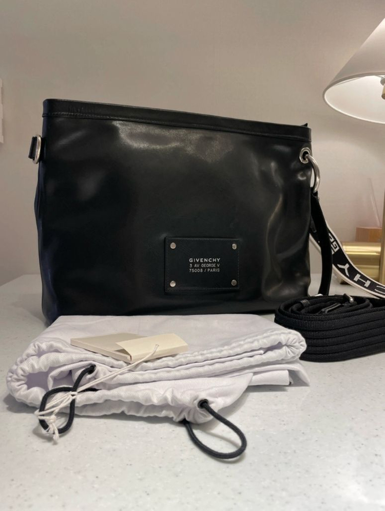 지방시 레더 클러치백--4