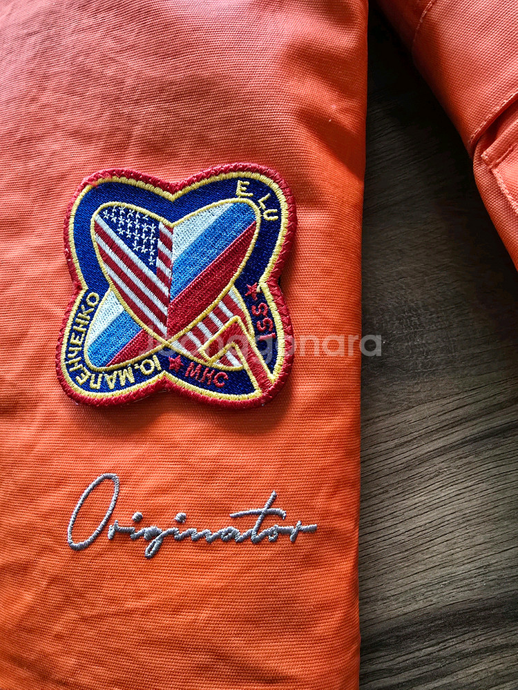 (가격인하) 뉴에라 패딩 ISA 우주정거장 기념 한정판 XL--4