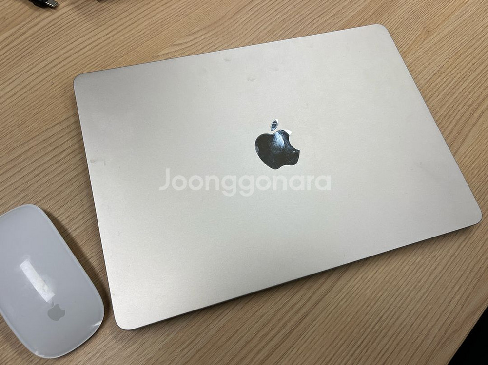 맥북 에어 M2 / 2022 / 13인치--8
