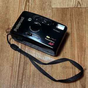 폴라로이드 필름 카메라