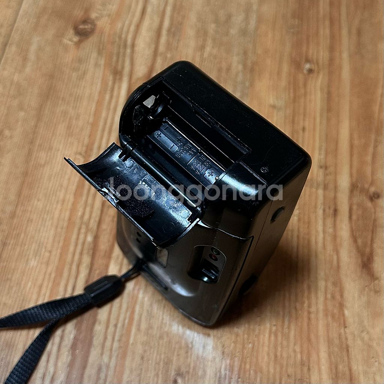 폴라로이드 필름 카메라--5