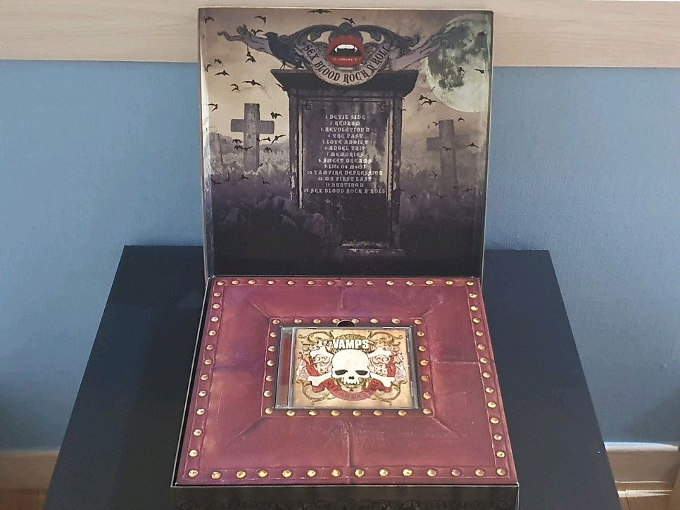 VAMPS 뱀프스 베스트 앨범 BLOOD ROCK NROLL (CD+GOODS) 티셔츠 머플러 토트백 굿즈 한정반 이미지