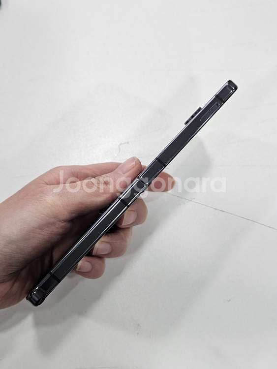 갤럭시Z플립5 (F731) 블랙 256GB 가성비폰--1