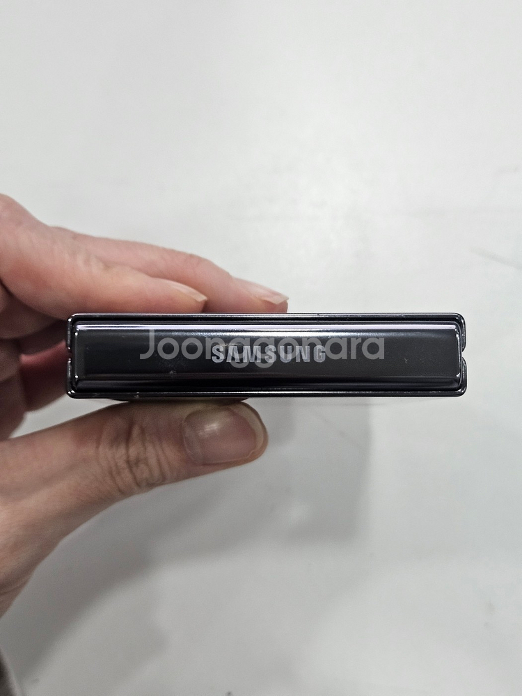 갤럭시Z플립5 (F731) 블랙 256GB 가성비폰--4