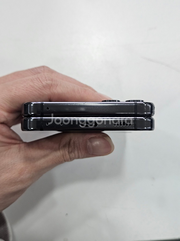 갤럭시Z플립5 (F731) 블랙 256GB 가성비폰--3
