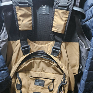 오클리 FGL 전술조끼.가방