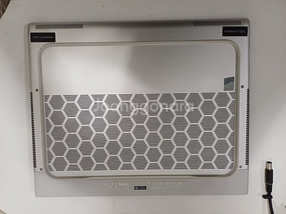 에일리언웨어 X16 R1 / i7-13700H / RTX 4070 / QHD+ 240Hz / 16GB / 512GB--3