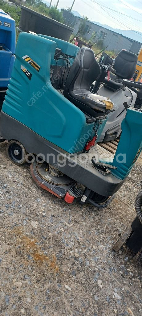 탑승식 청소차 건식 카펫트 습식 엔진 전동 청소기기 청소업체 ㄱㄴㄷ 청소기--0