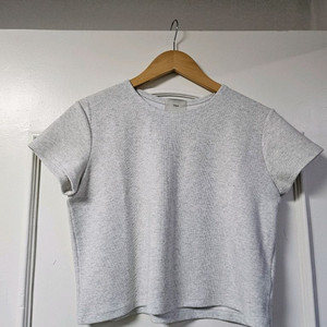 Thus 연그레이 반팔 크롭티셔츠 편의점 반값 택포 만원