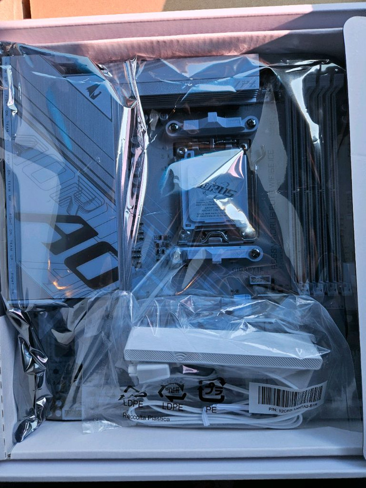 GIGABYTE B850M AORUS ELITE ICE--1