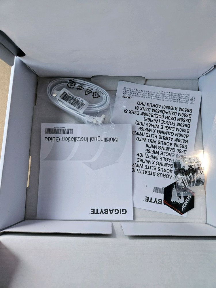 GIGABYTE B850M AORUS ELITE ICE--2