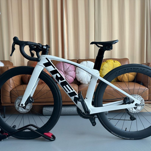 22년 트렉 마돈 sl6 울테그라di2 47사이즈 여성이 운용 이미지