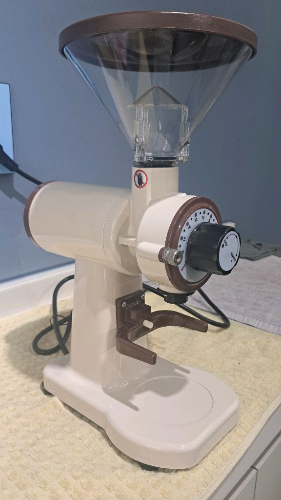 어바닉 060 핸드드립용 커피그라인더--1