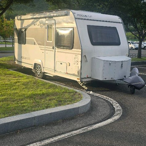 캠핑 카라반 트레일러