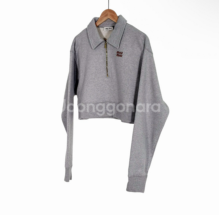 [L] 미우미우 하프 지퍼 오버핏 카라 스웻 셔츠 맨투맨 티셔츠 그레이--1