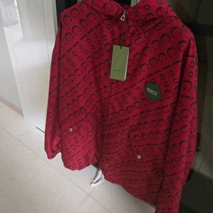 구찌 바람막이 100주년 한정판 집업후드 점퍼팝니다.(상품택 포함)