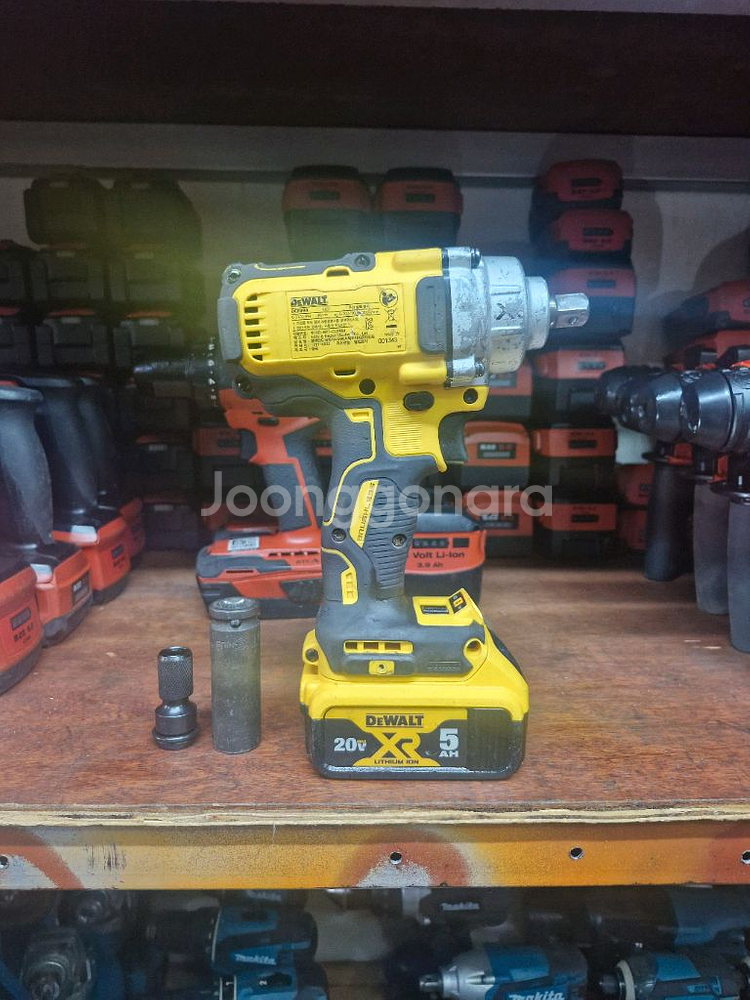 디월트충전임팩렌치 DCF894 미드토크 속도조절 A급--3