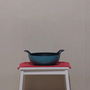 (중고)르쿠르제 발티디쉬 팝니다.(24cm)