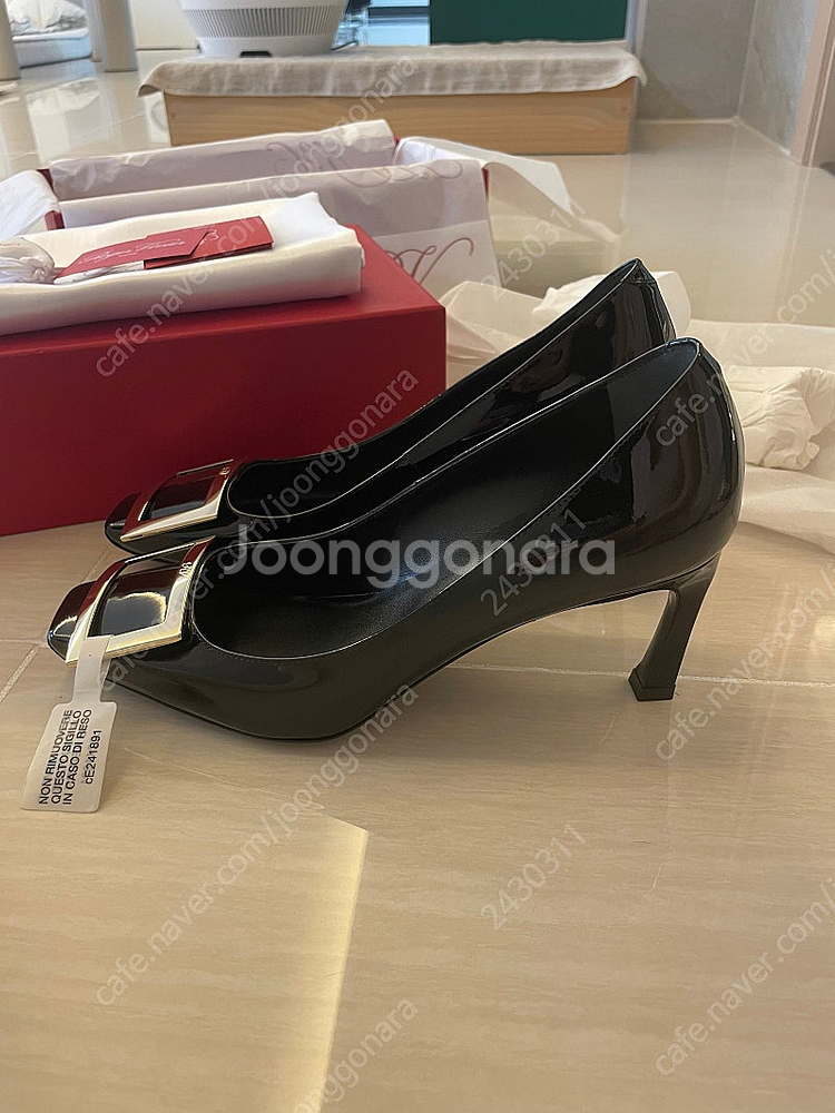 로저비비에 트럼펫 벨르 페이턴트 레더 펌프스 블랙 37--0