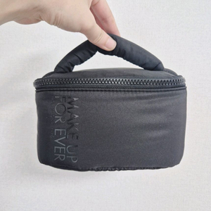 메이크업포에버 핸들파우치 새상품