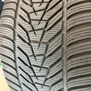 BMW x5 (G05바디)윈터타이어 한대분판매합니다.한국타이어 아이셉트에보3X
