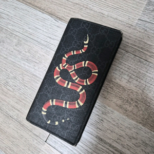 구찌 GG 캔버스 스네이크 패턴 장지갑