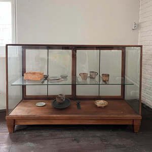 원목 유리 진열장