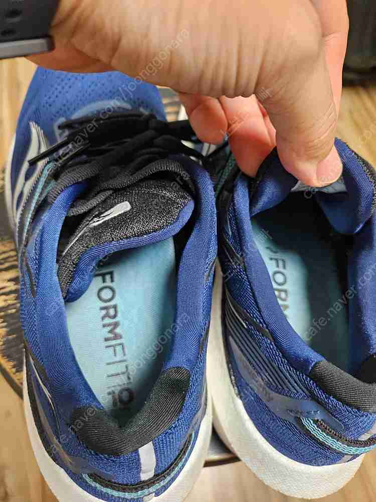 써코니 트라이엄프 20 (265mm) 러닝화--2