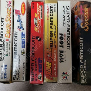 슈퍼패미콤 sfc 축구게임6개 메뉴얼 있는 곽팩 팔아요.사진참조하시구여..일괄 팔아요..